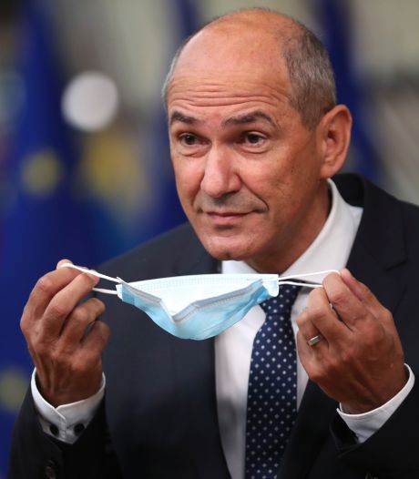 Timmermans woedend op Sloveense premier om ‘lasterlijke’ twitterfoto, Nederlander stapt van podium