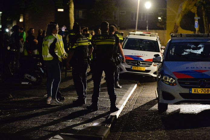 In de Scheldestraat in Breda is dinsdagavond rond 20.30 uur een ruzie ontstaan bij een uit de hand gelopen verkoopafspraak.