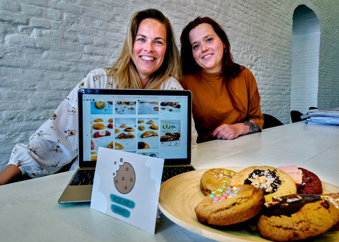 Judith van Willigen (32) en Madelon Zegelaar (32) verkopen zelfgebakken veganistische koeken via Koeckie.nl.