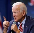 Sms’jes tonen aan dat Amerikaanse diplomaten Oekraïne onder druk zetten om Trumps rivaal te onderzoeken