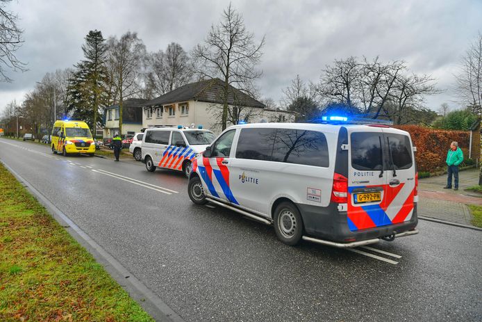 Een persoon raakte dinsdagmiddag gewond bij een steekpartij bij een B&B in Valkenswaard.