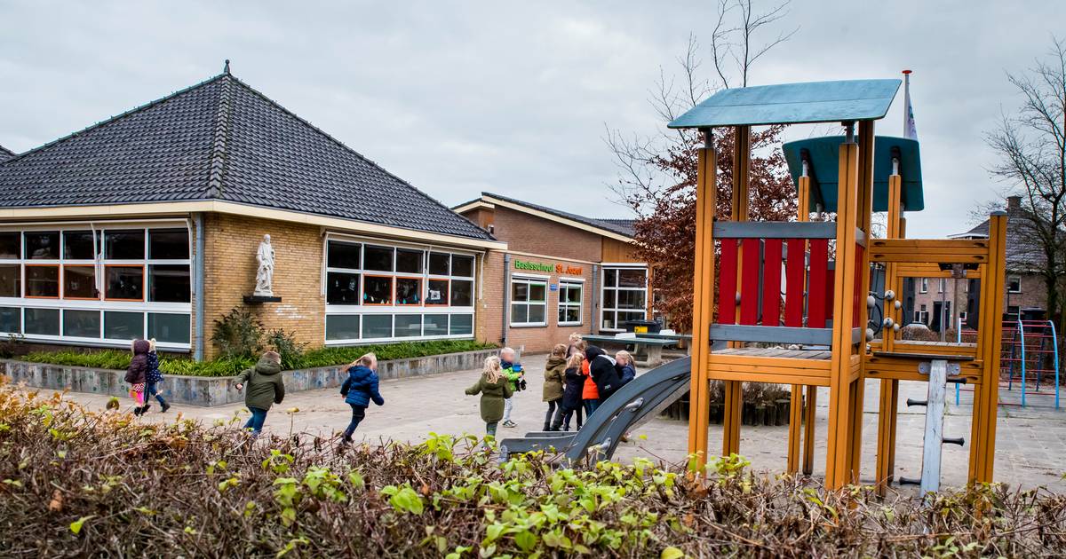 School in Rietmolen wil niet naar de kerk: 'Het lijkt alsof de kinderen vergeten worden' - De Stento