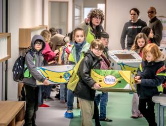 Inpakken en uitpakken: leerlingen van Sint-Andreasinstituut maken kennis met nieuw schoolgebouw 