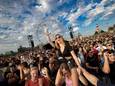Feestende festivalgangers op Wish Outdoor 2022. Bekijk hieronder de Brabantse festivalkaart van de festivalzomer 2023.