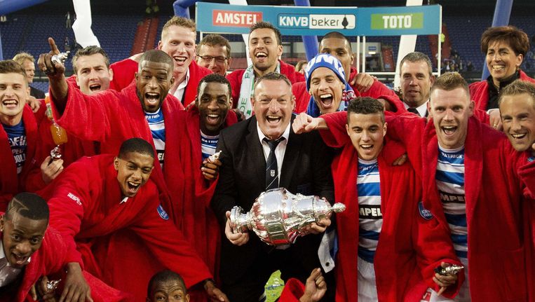 Ajax En Pec Met Kind Op De Rug In Johan Cruijff Schaal De Morgen