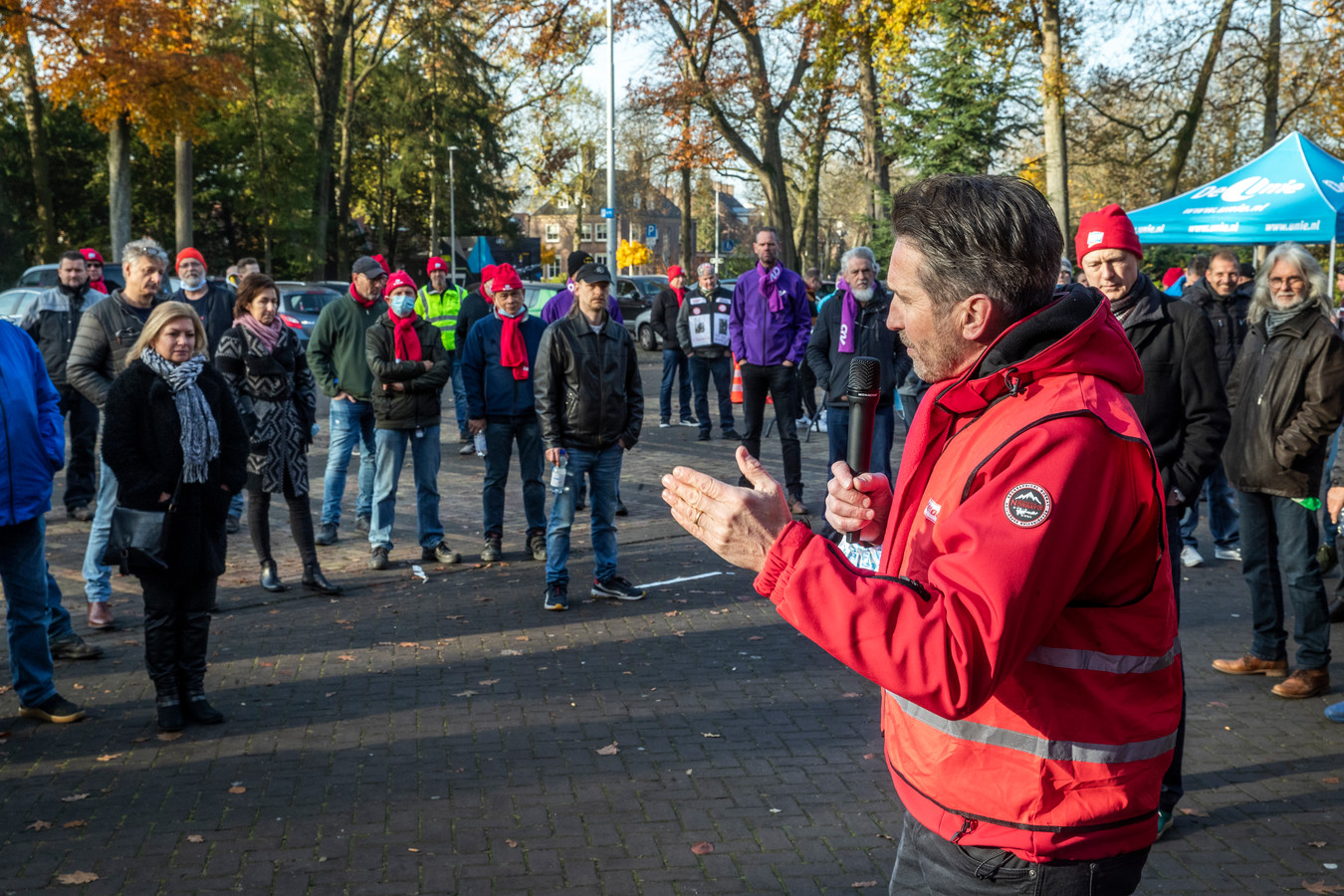 Werknemers Metaal en Techniek regio Tilburg houden 24uursstaking