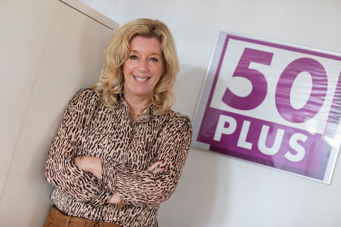 Wie Is Liane Den Haan 53 Het Nieuwe Gezicht Van 50plus ‘ik Ga Niet