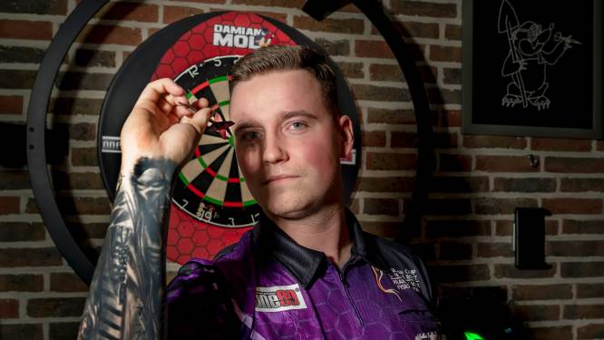 Damian Mol kijkt zijn ogen uit bij PDC: ‘Smith gooit doodleuk zes keer 180 achter elkaar tijdens het ingooien’
