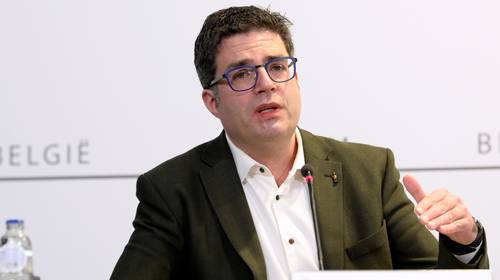 Wanneer mogen we versoepelen? “In april kan het voorzichtig, in mei helemaal veilig”