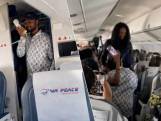 Man gebruikt intercom vliegtuig om vriendin ten huwelijk te vragen