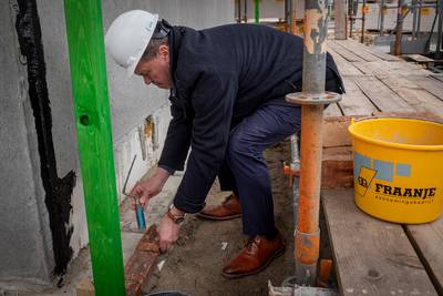 Huizen, drempels of Woezel & Pip: oppositie en coalitie in Woensdrecht halen fel uit naar elkaar