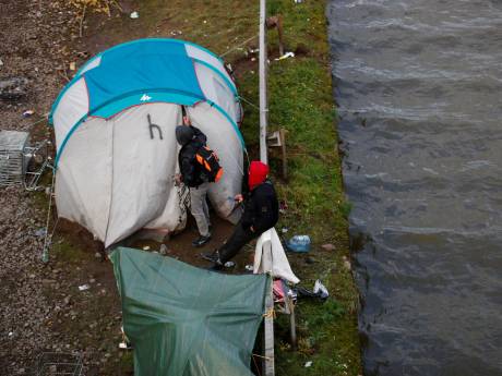 Britten en Fransen ruziën over aanpak vluchtelingen: hoe kon drama bij Calais gebeuren?