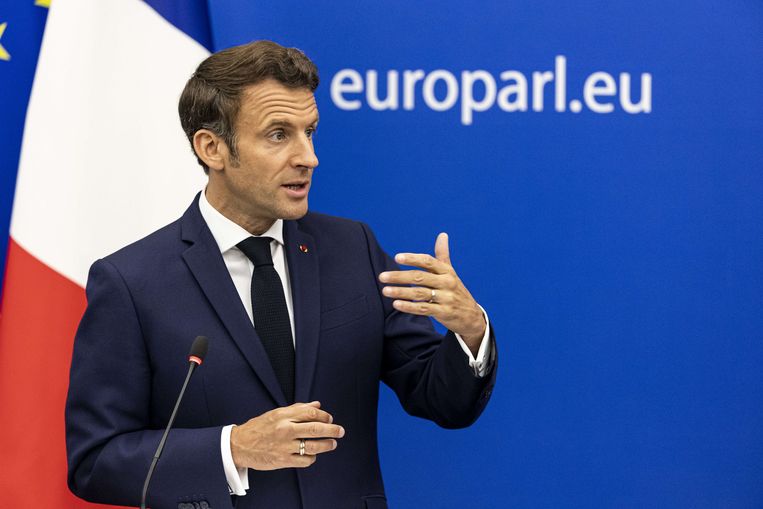 Frans president Emmanuel Macron greep de presentatie van de burgervoorstellen aan om een eigen ideeënballonnetje op te laten. Beeld Photo News
