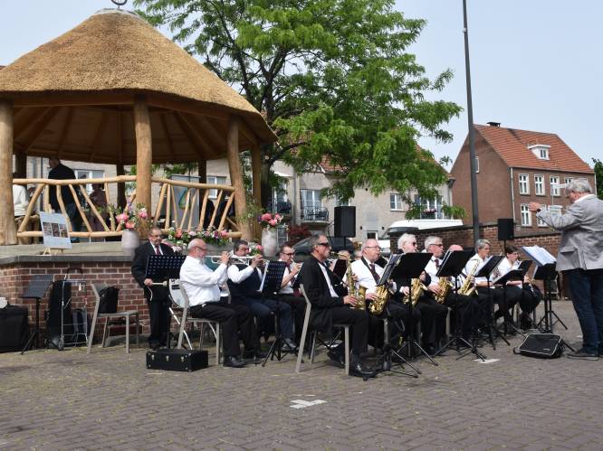 Aperitiefconcertjes op kiosk 