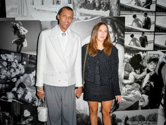 IN BEELD. Stromae en zijn vrouw Coralie wonen modeshow van Chanel bij tijdens Paris Fashion Week