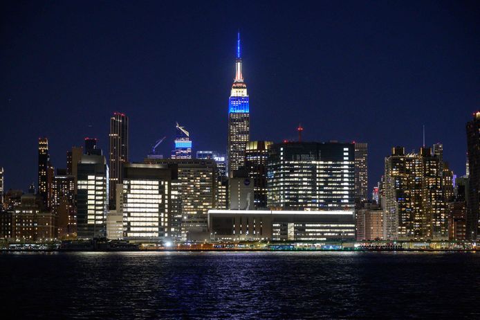 L’Empire State Building illuminé aux couleurs de la France