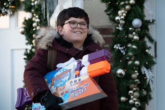 Archie Yates als Max in Home Sweet Home Alone.