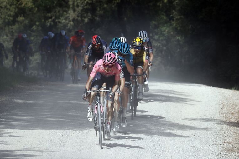 Egan Bernal in het roze Beeld Photo News