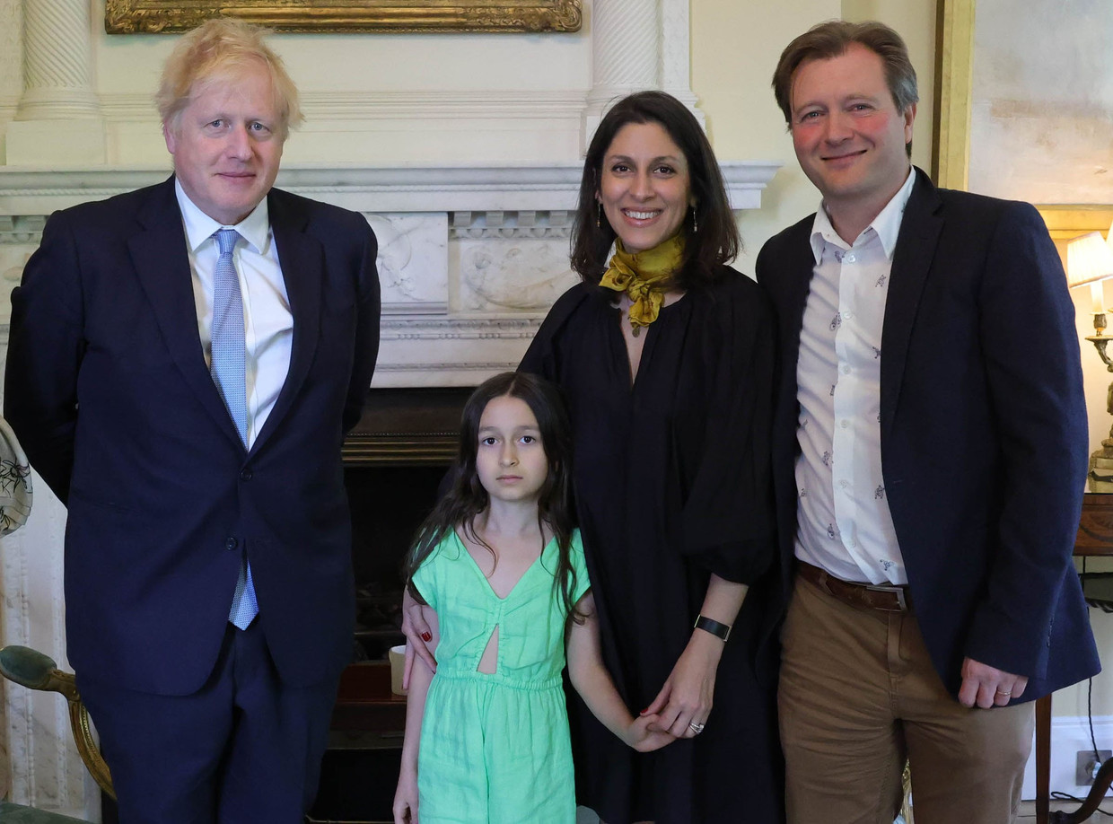 Nazanin Zaghari-Ratcliffe, haar echtgenoot Richard en hun dochtertje Gabriella werden in mei ontvangen door Brits premier Boris Johnson. Beeld Photo News