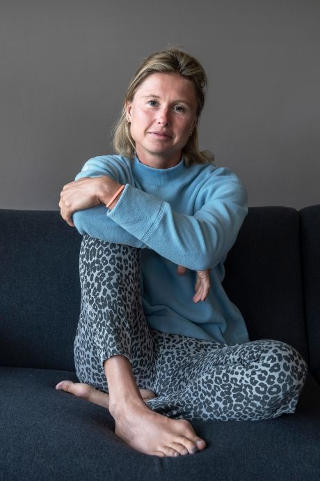 Triatlete Els Visser bezocht vrouw met wie ze 18 uur in het water lag na schipbreuk: ‘Hoe kon ik overleven?’ 