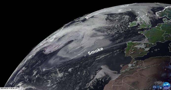 De rook van de bosbranden wordt mee met de straalstroom naar het westen geblazen en bereikt het nu ook Europa.