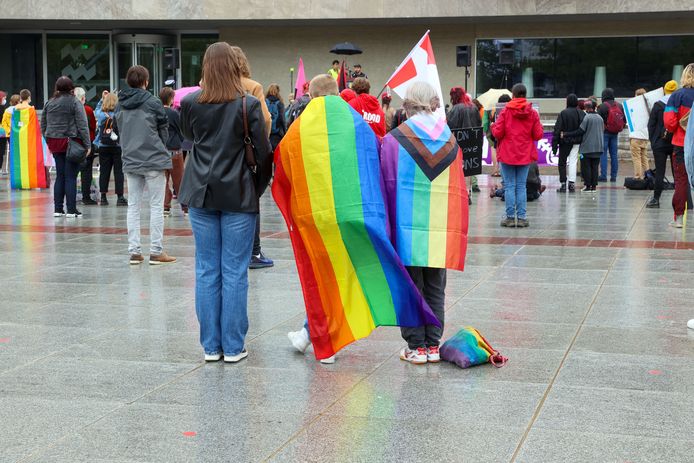 TranszorgNu laat een stem horen voor een beter gender zorgsysteem op het Stadhuisplein in Eindhoven.