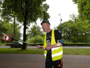 (Ex-)verslaafden prikken eigen buurt schoon: ‘Voor vijf euro per keer. Daar kun je nog geen kruimel cocaïne voor krijgen’

