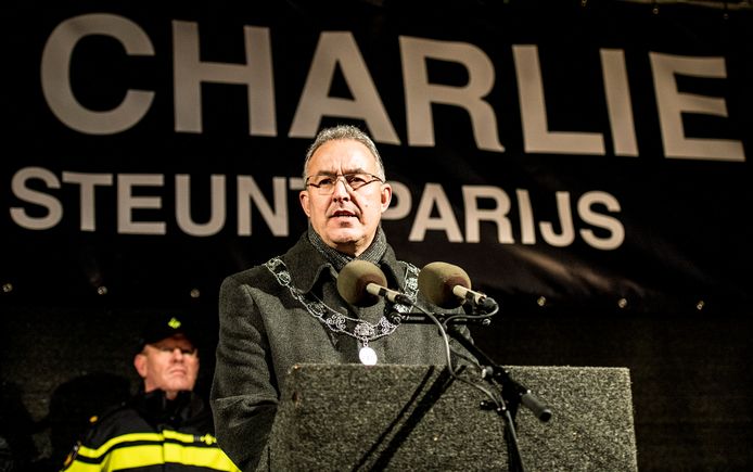 Aboutaleb houdt in 2015 een emotionele toespraak na de aanslag op Charlie Hebdo.