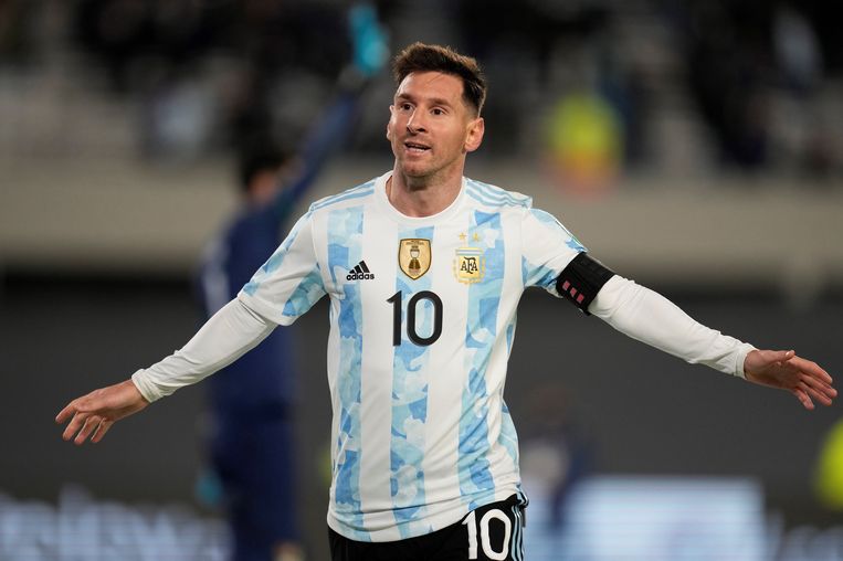 Lionel Messi doet het weer voor Argentinië. Beeld EPA