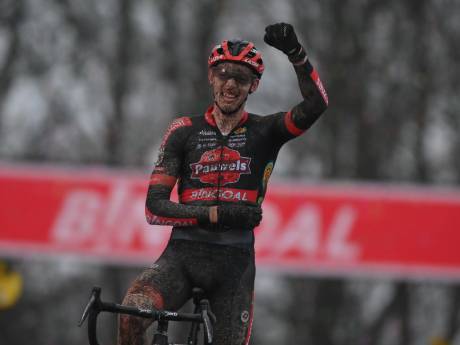Cyclocross: Michael Vanthourenhout domine Pidcock et s’impose à la Citadelle de Namur