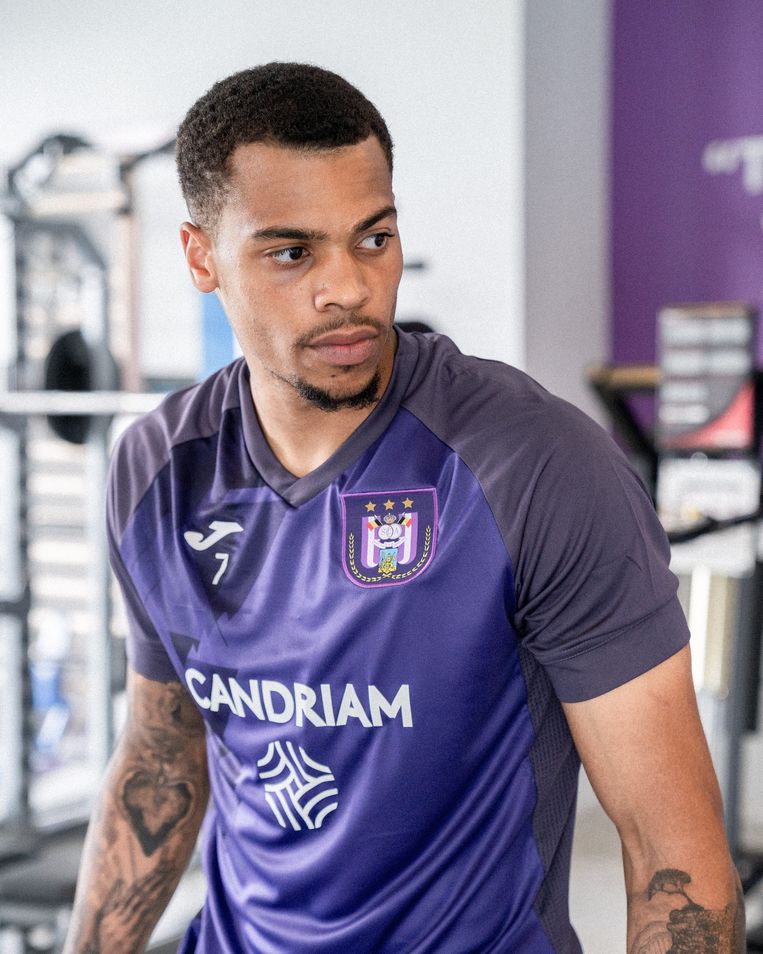 Daar is de beoogde spits: Anderlecht huurt Lukas Nmecha ...