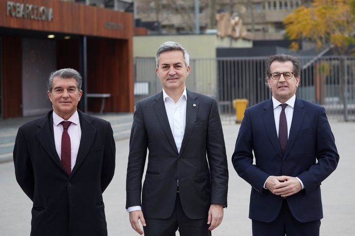 Vlnr: de drie presidentskandidaten Joan Laporta, Victor Font Toni Freixa.