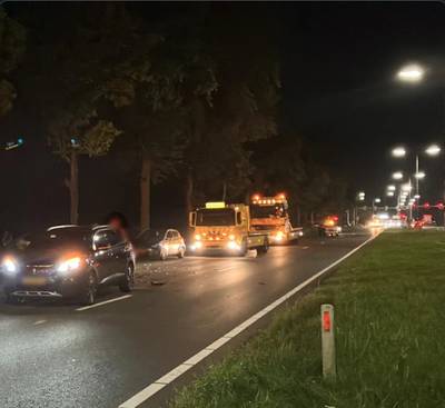 Twee gewonden bij ongeluk met vier auto’s en vrachtwagen N65 bij Vught