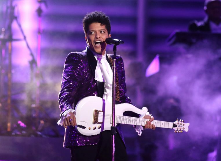 Bruno Mars op de 59e jaarlijkse Grammy Awards. Los Angeles, 12 februari 2017.  Beeld Matt Sayles/Invision/AP