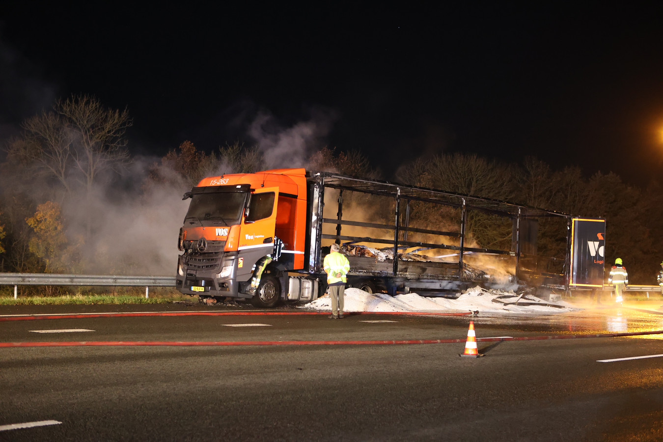 Snelweg A2 weer geopend in beide richtingen na brand en zwaar ongeluk