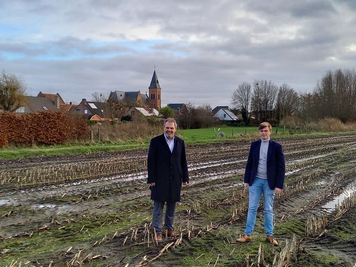 Eerder beslisten burgemeester Joeri De Maertelaere (N-VA) en voormalig schepen Sven Roegiers (CD&V) ook al dat er geen woonuitbreidingsgebied voor sociale woningbouw in de driehoek Kleine Moerstraat, Kuitenbergstraat en Belzeelsestraat