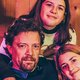 Jonge Leeuwen: Cato (15) en Marilou (12), dochters van Ben Segers (44). 'We zien papa niet veel hij is altijd druk bezig'