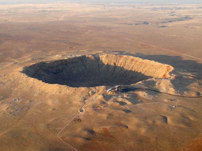 Ruimteblok van 130 meter scheert rakelings langs de aarde, astronomen verrast