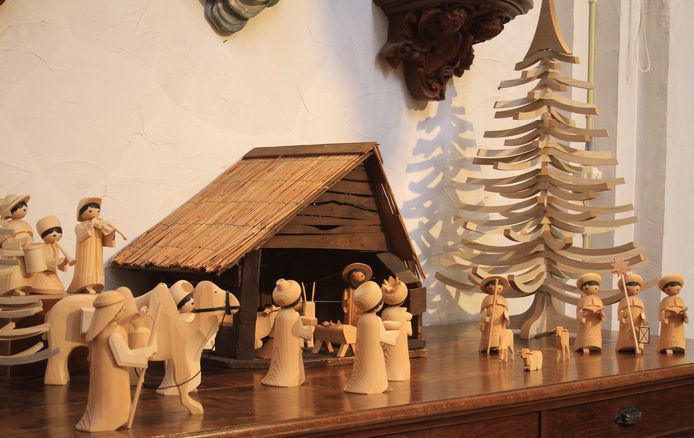 Kleine kerstgroep van hout in het beeldenmuseum Kranenburg/Vorden