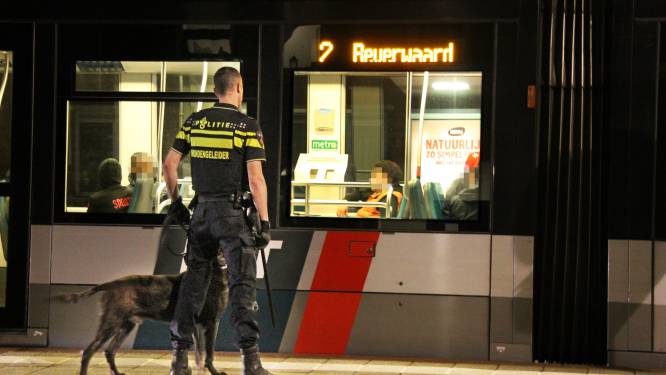 Tramlijn 2 verbindt bendes in Rotterdam-Zuid: ‘Met messen de tram in, man dat is niet normaal’