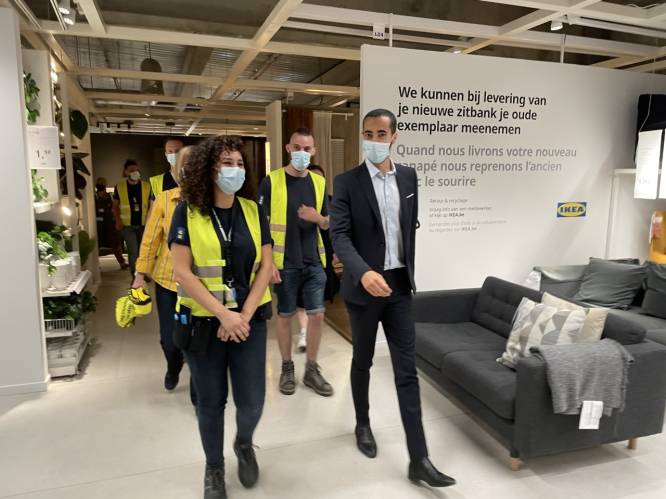 IKEA zet voortaan ook vluchtelingen aan het werk: “Hoop hier door te kunnen groeien”