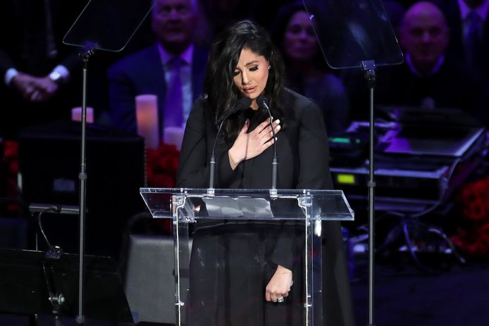 Vanessa Bryant tijdens de herdenking van haar man Kobe Bryant.