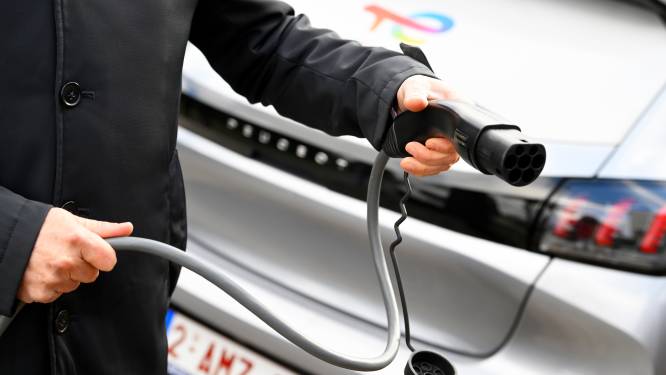 Stad telt zo'n twintig oplaadplaatsen voor elektrische wagens, bestuur bezig met opmaak laadpalenplan