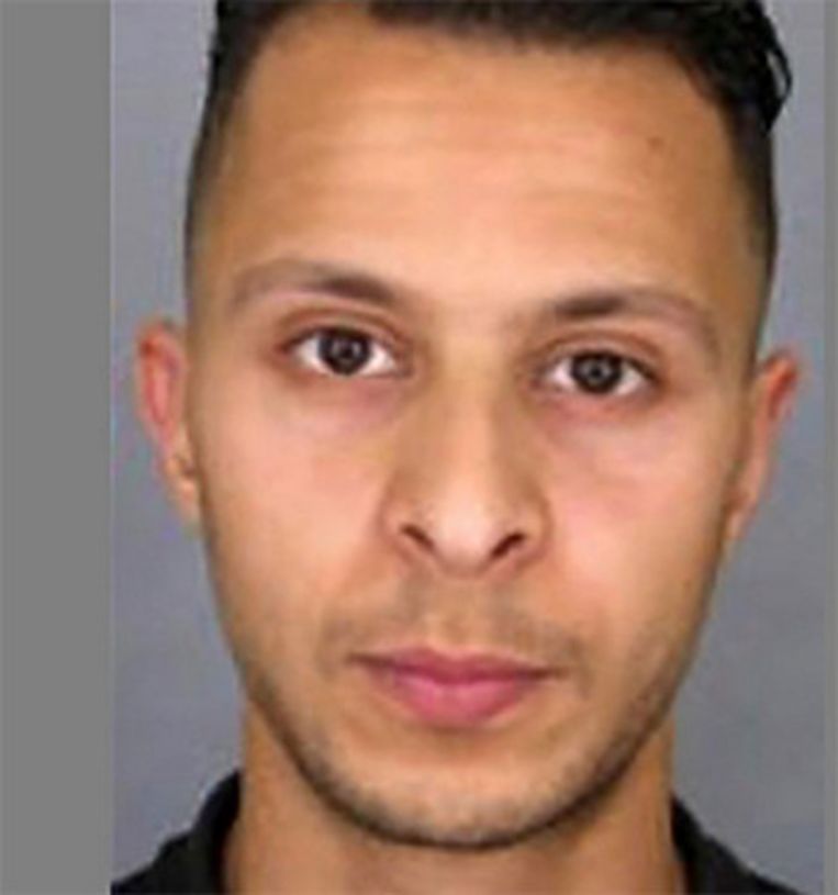 Terreuverdachte Salah Abdeslam dook na de aanslagen in Parijs maandenlang onder in Brussel. Zijn arrestatie leidde enkele dagen later tot de zelfmoordaanslagen op Brussels Airport en metrostation Maalbeek. Beeld belga