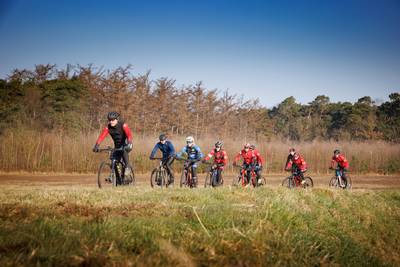 Uitdagende tocht door regionale bossen