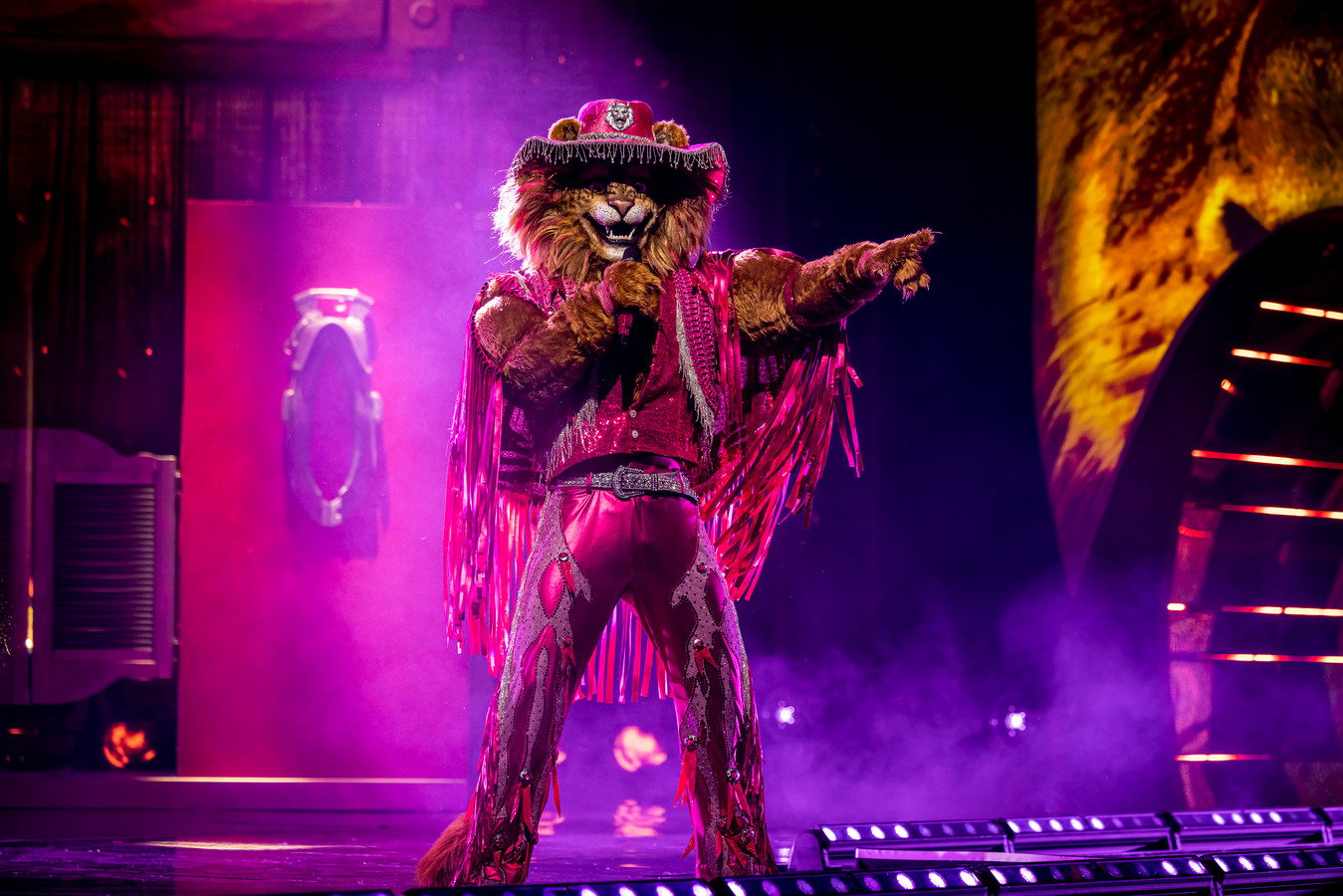Leeuw uit 'The Masked Singer' geeft eerste interview: "Ik heb zelf
