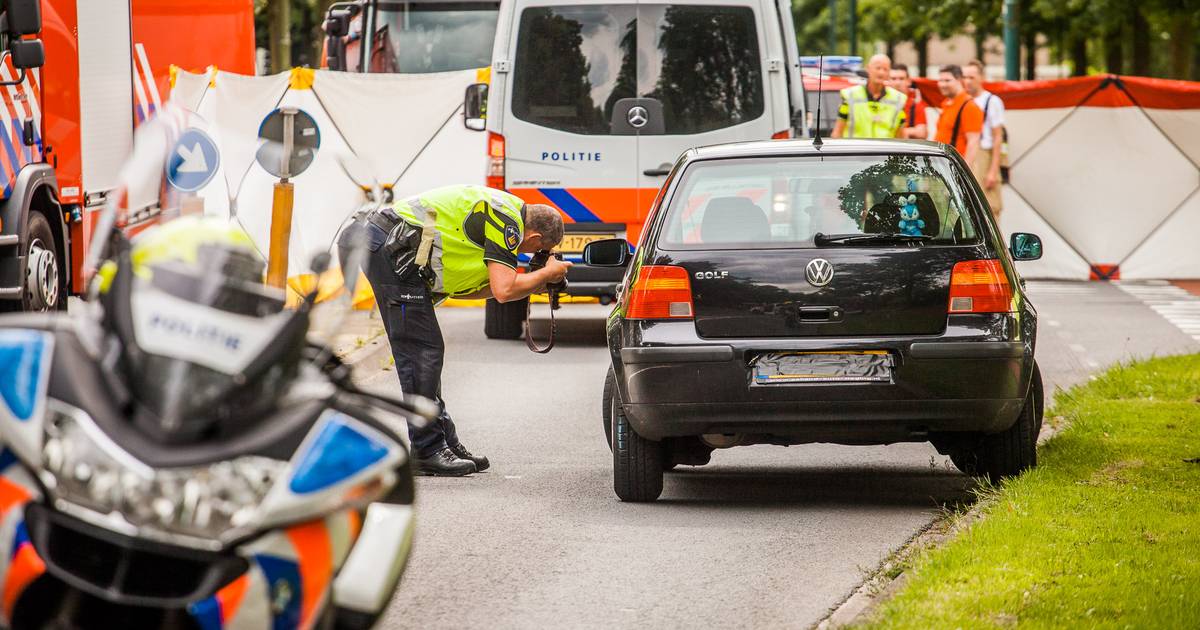 Scooterrijder overleden bij aanrijding met auto in Veenendaal.