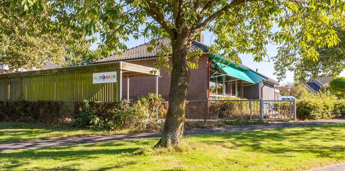 Bij school De Spanker in Kampen werd vrijdagnacht ingebroken.