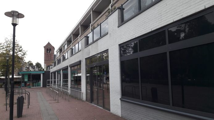 Na het vertrek van de Lidl staat het winkelpand aan de Gemullehoekenweg  in OIsterwijk leeg in afwachting van de komst van de Action