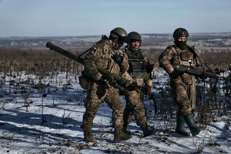 Oekraïense soldaten aan de frontlinie bij Soledar in de Donetsk-regio op 11 januari 2023. Beeld AP